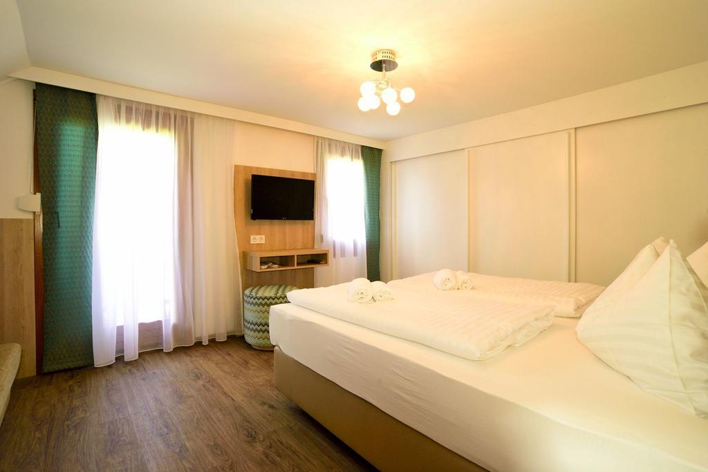 Apart Of Me Ferienhaus Faaker See Villach Bagian luar foto